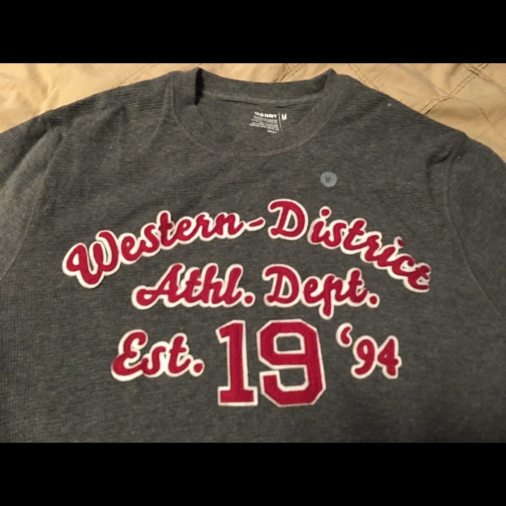 Men’s old navy shirt